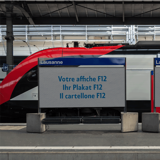 Mockup dei manifesti F12 alla stazione FFS di Losanna