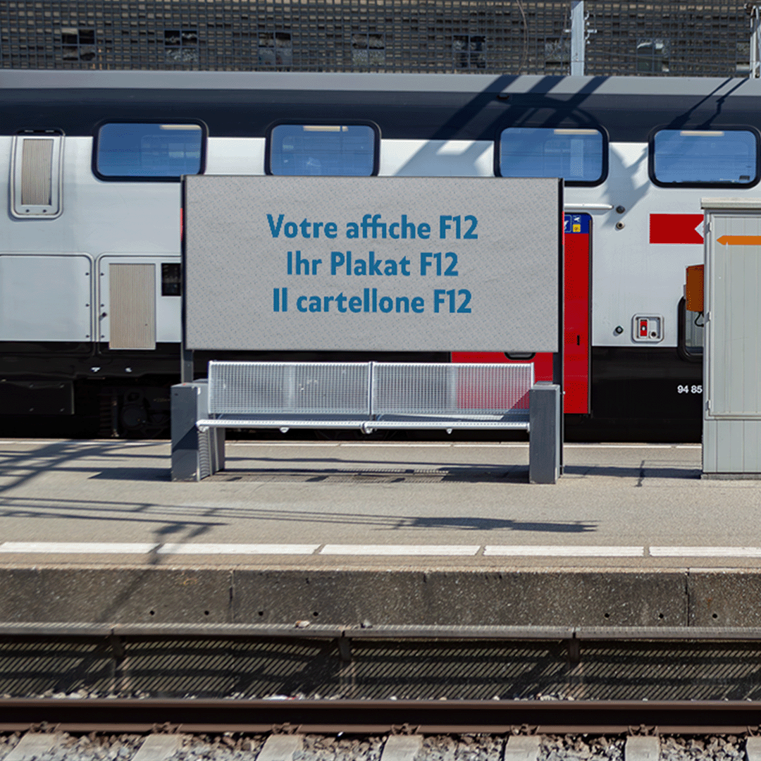 Mockup-Poster F12 im SBB-Bahnhof Zürich