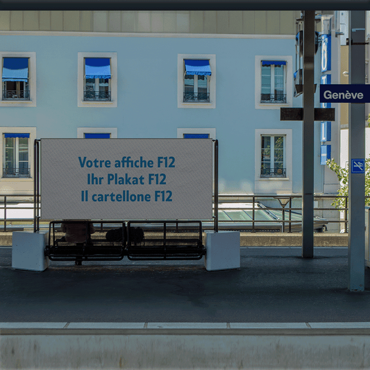 Mockup Plakat F12 befindet sich am Bahnhof von Genf