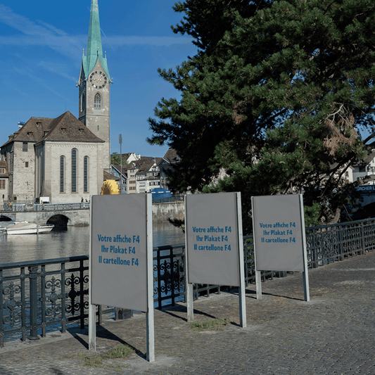 Mockup affiche F4 dans la vieille ville de Zurich