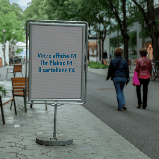 Mockup-Poster Plakatständer F4 in Sion