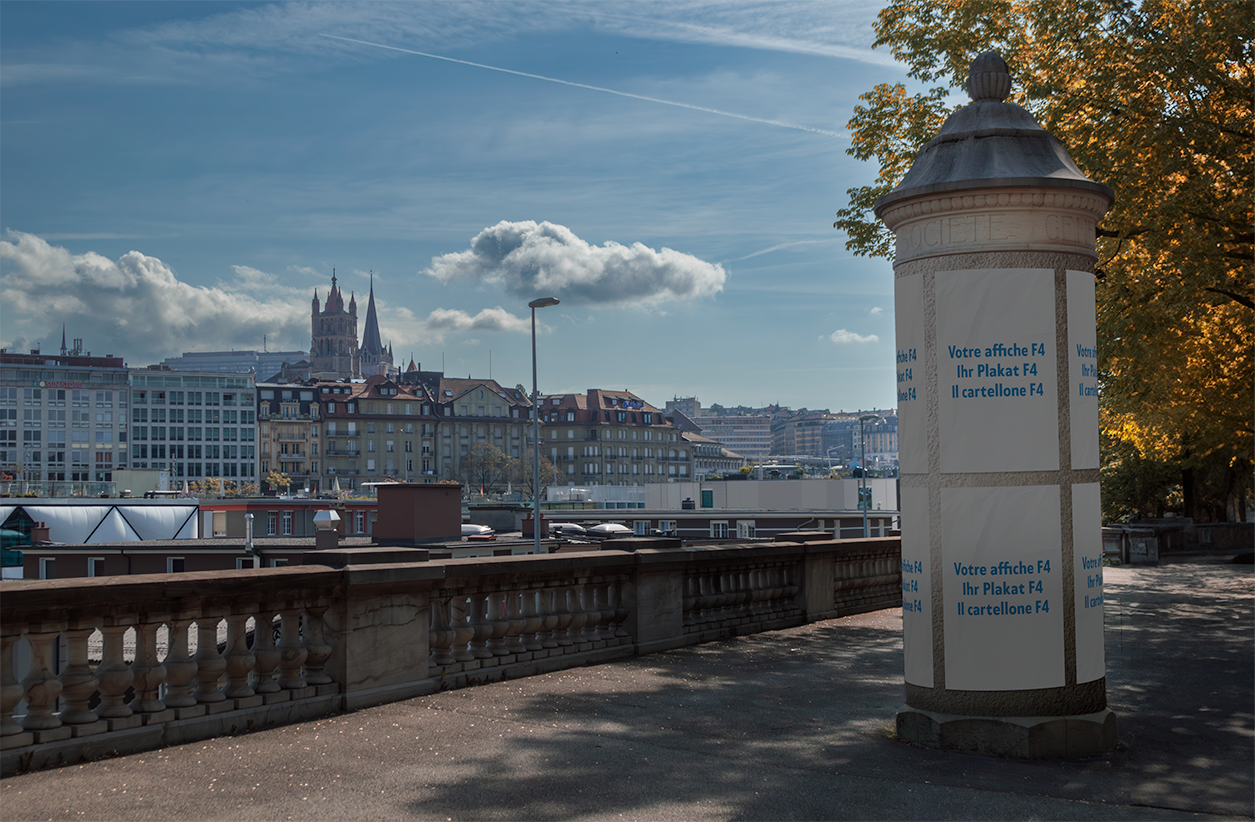 Mockup affiches F4 collé sur une colonne Morris à Lausanne