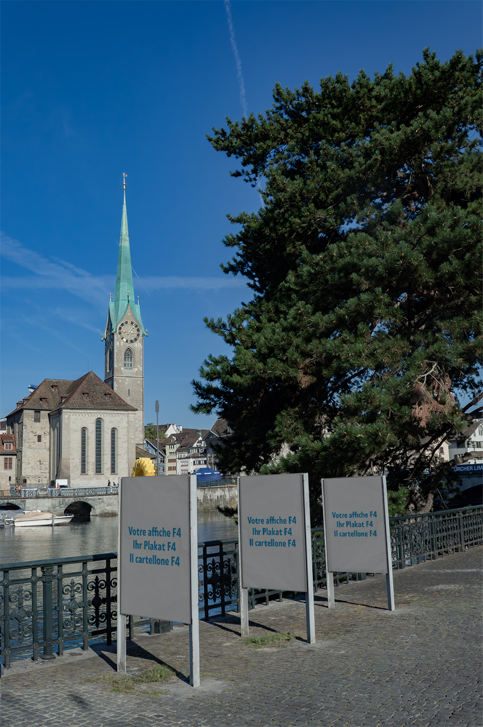 Mockup affiche F4 dans la vieille ville de Zurich